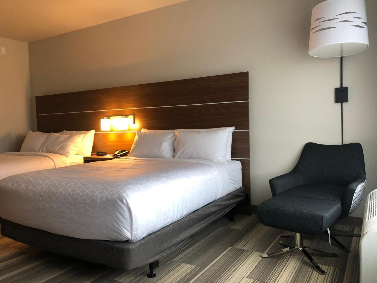 Holiday Inn Express & Suites Madison By Ihg Екстер'єр фото