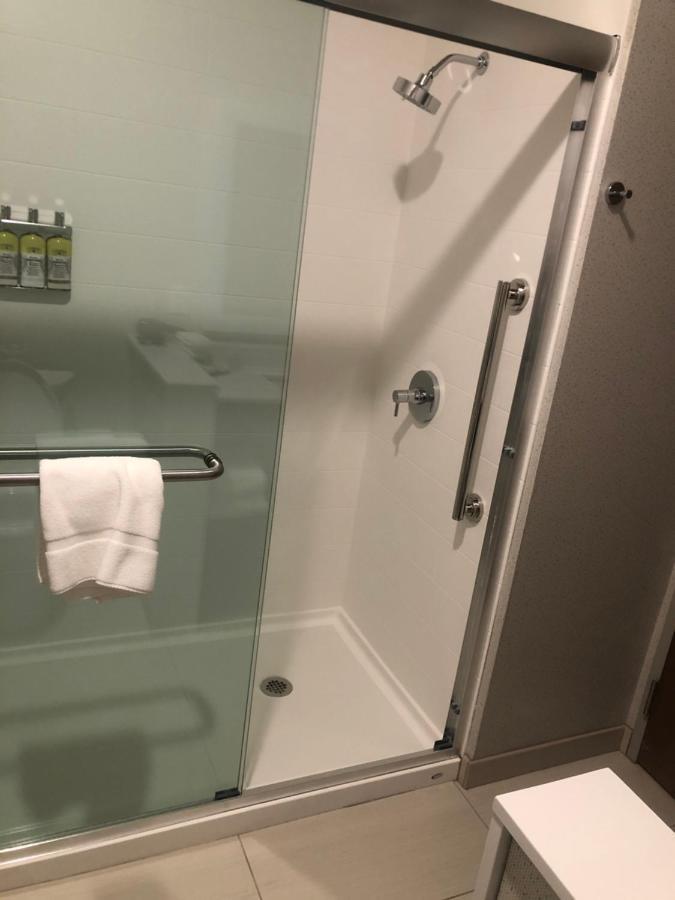 Holiday Inn Express & Suites Madison By Ihg Екстер'єр фото