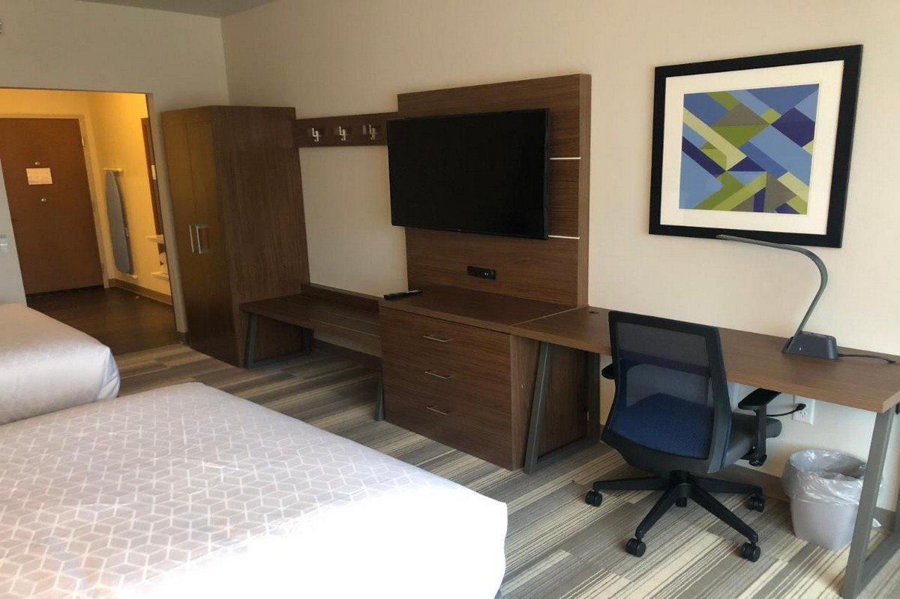 Holiday Inn Express & Suites Madison By Ihg Екстер'єр фото