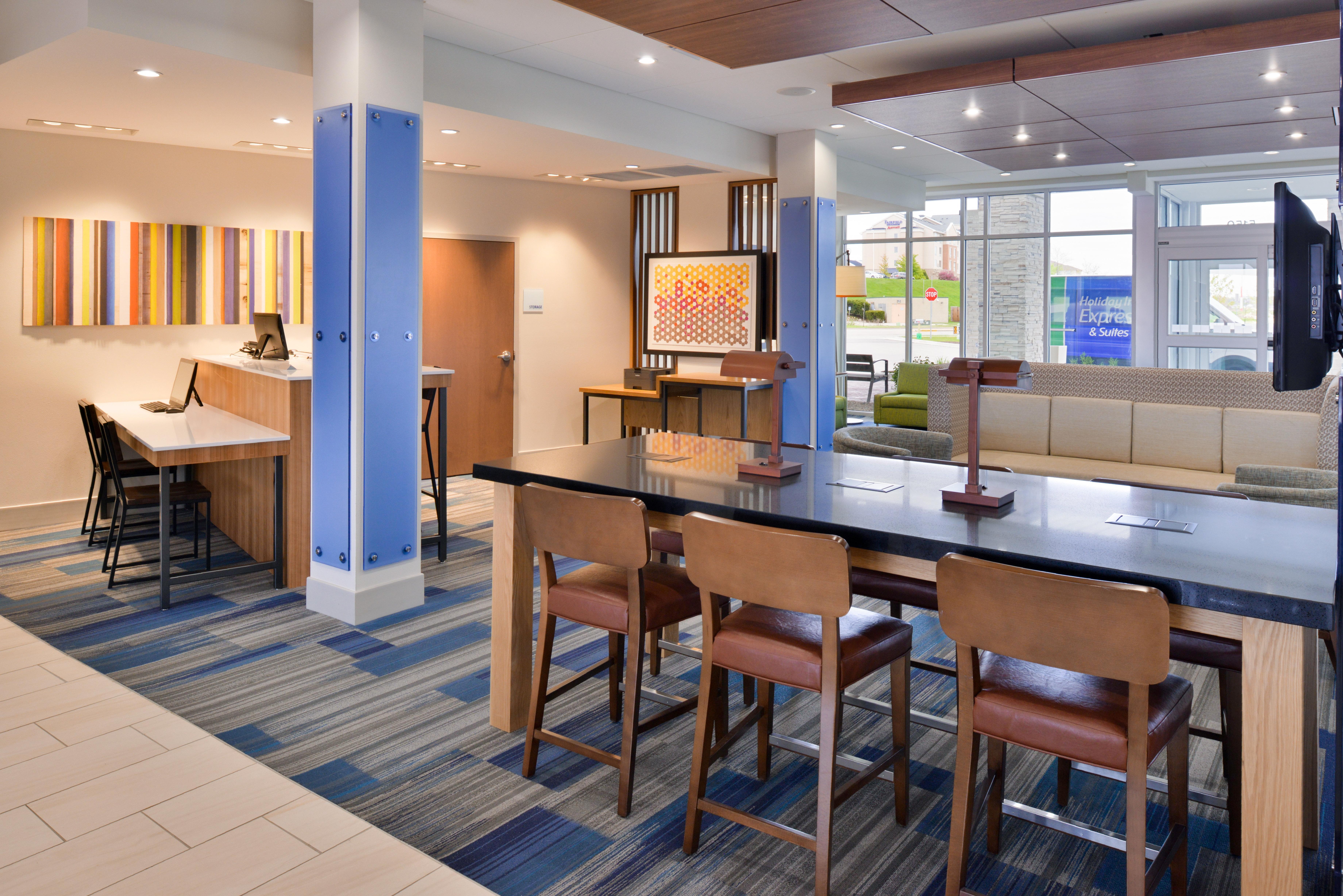 Holiday Inn Express & Suites Madison By Ihg Екстер'єр фото