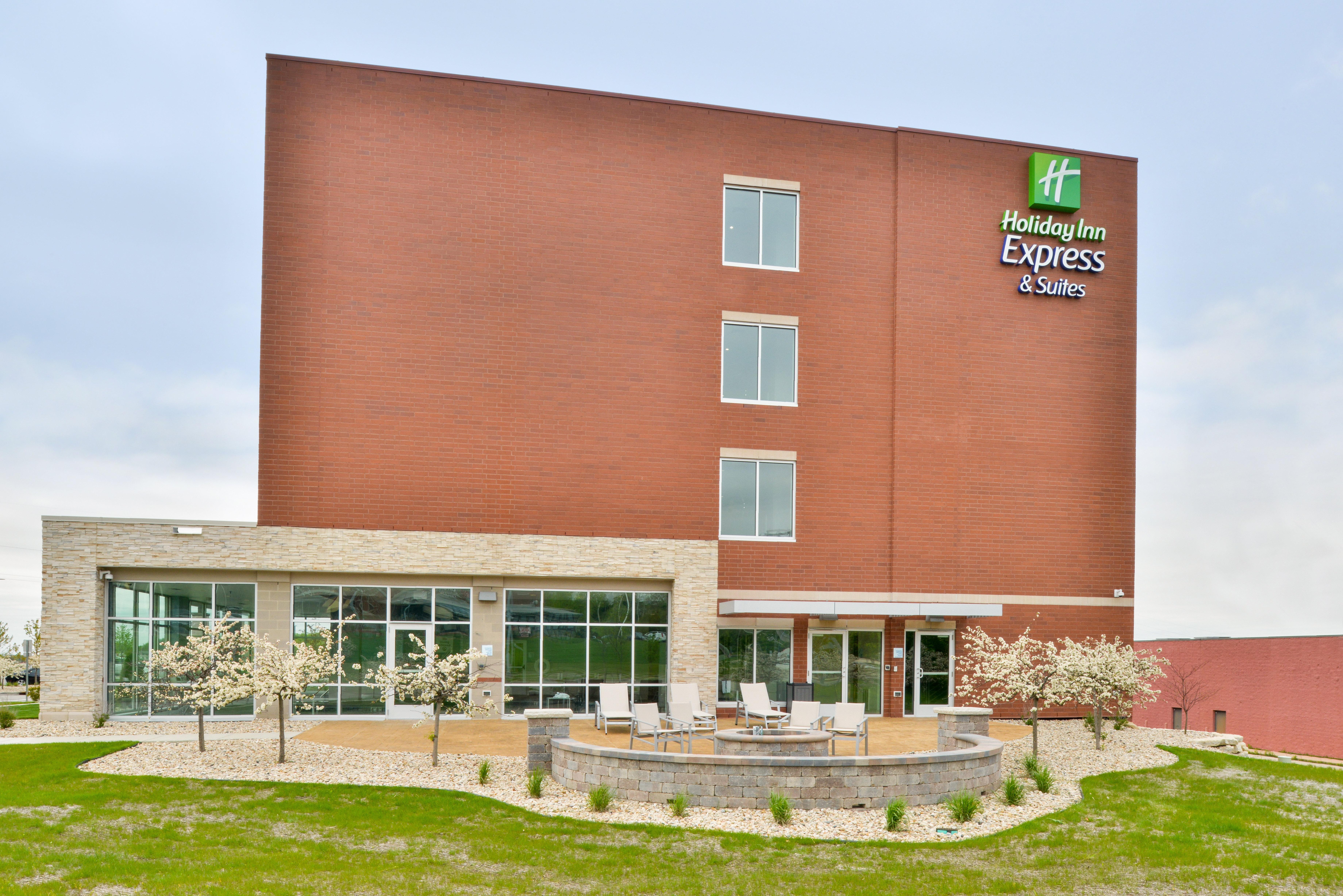 Holiday Inn Express & Suites Madison By Ihg Екстер'єр фото