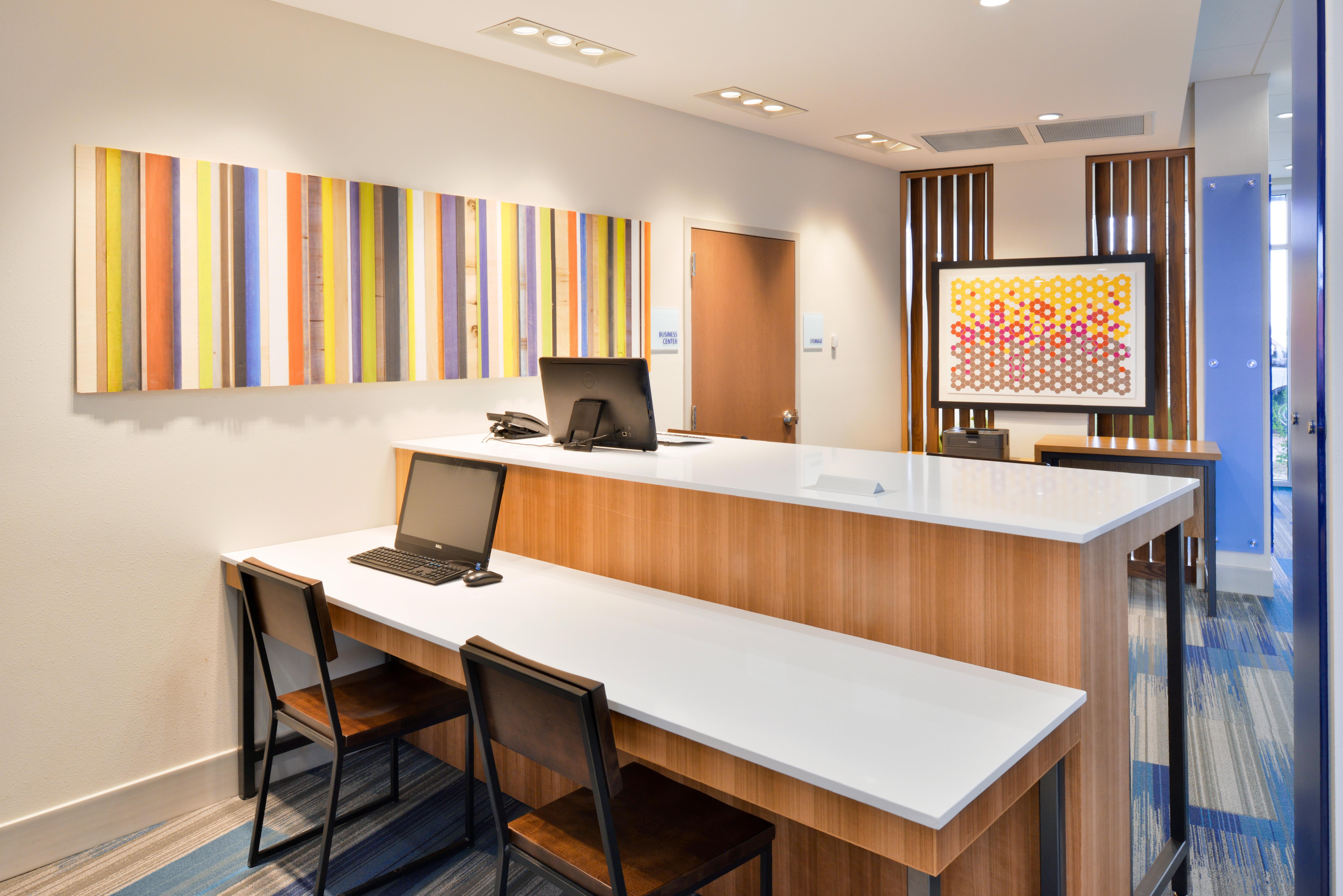 Holiday Inn Express & Suites Madison By Ihg Екстер'єр фото