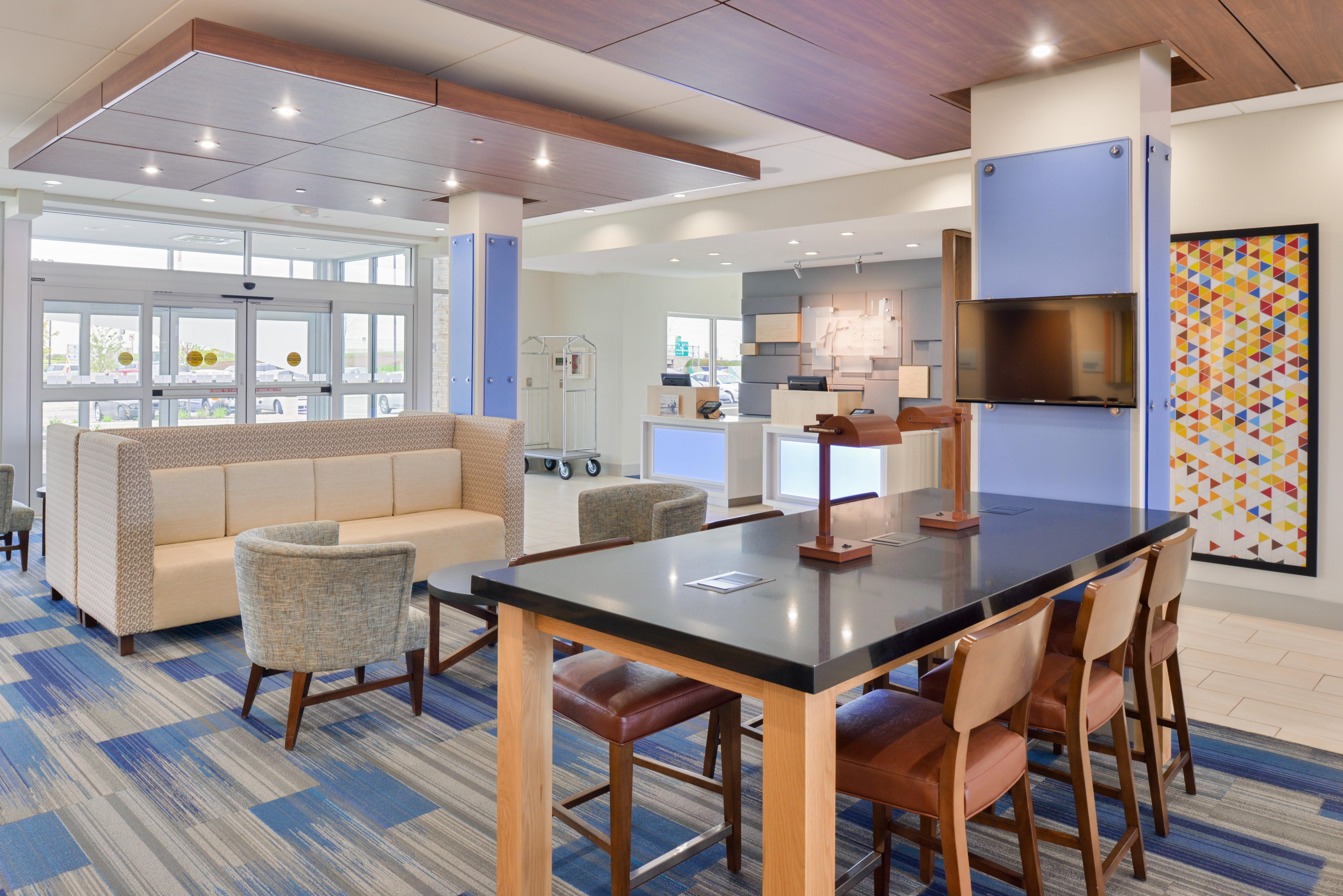 Holiday Inn Express & Suites Madison By Ihg Екстер'єр фото