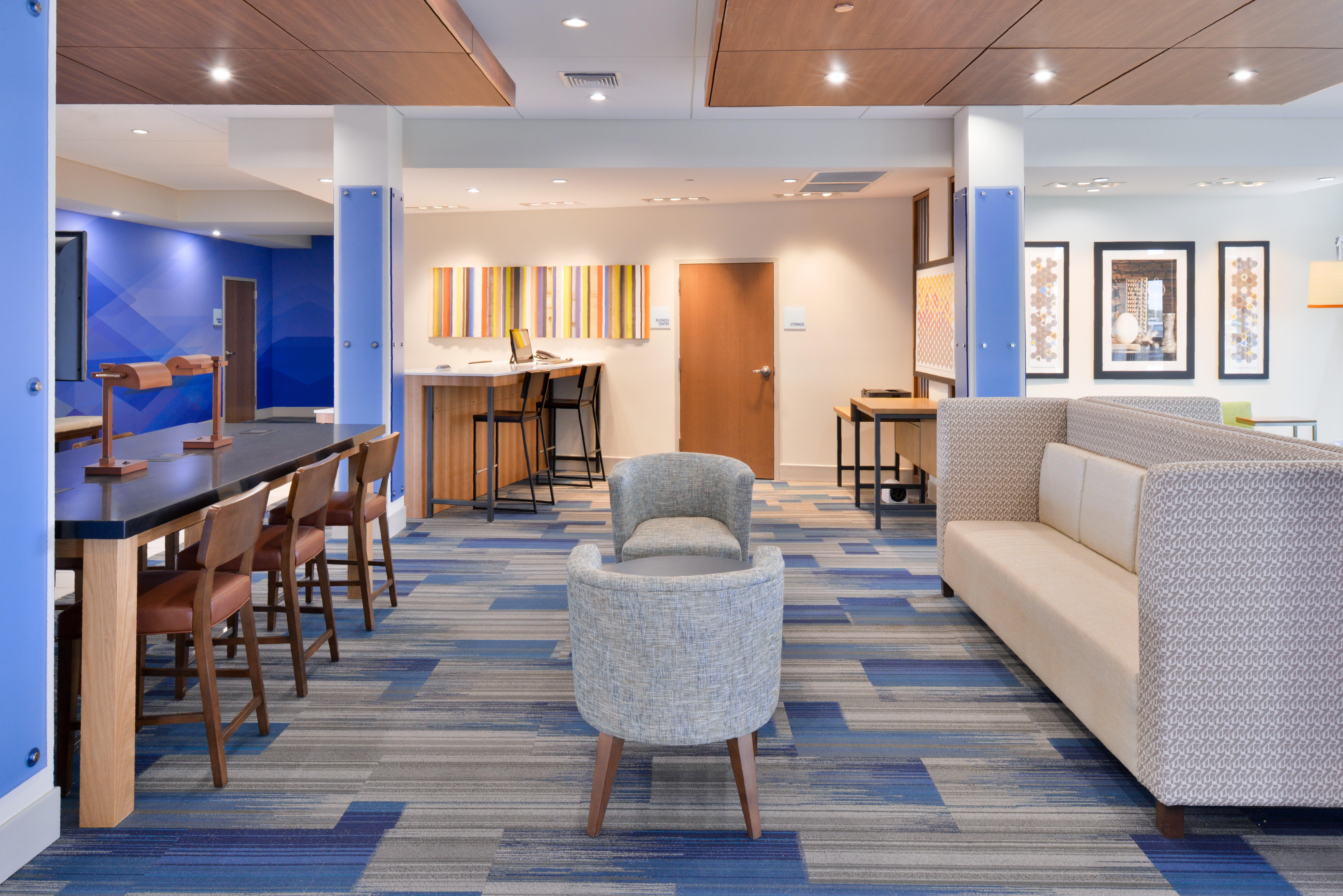 Holiday Inn Express & Suites Madison By Ihg Екстер'єр фото