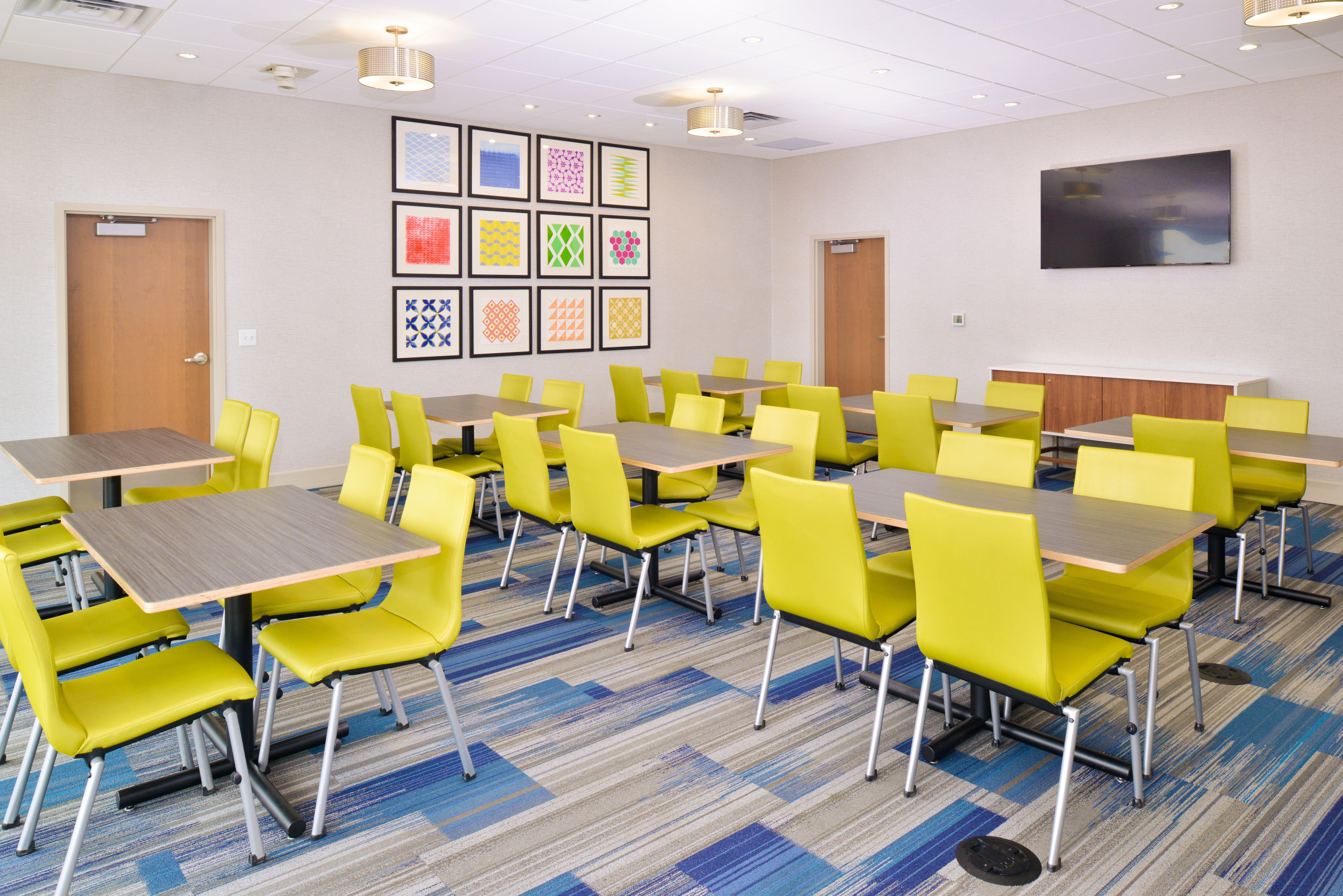 Holiday Inn Express & Suites Madison By Ihg Екстер'єр фото