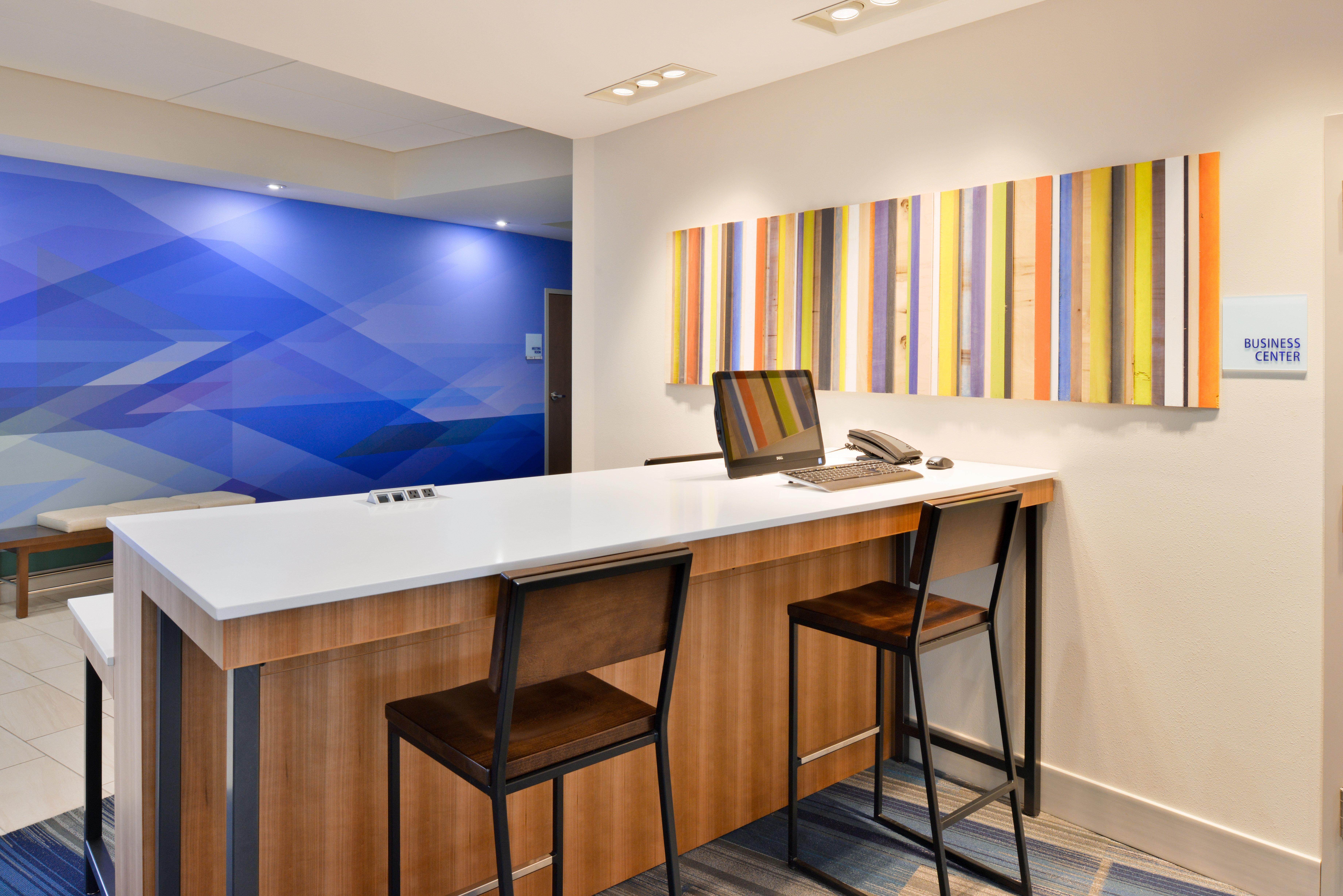 Holiday Inn Express & Suites Madison By Ihg Екстер'єр фото