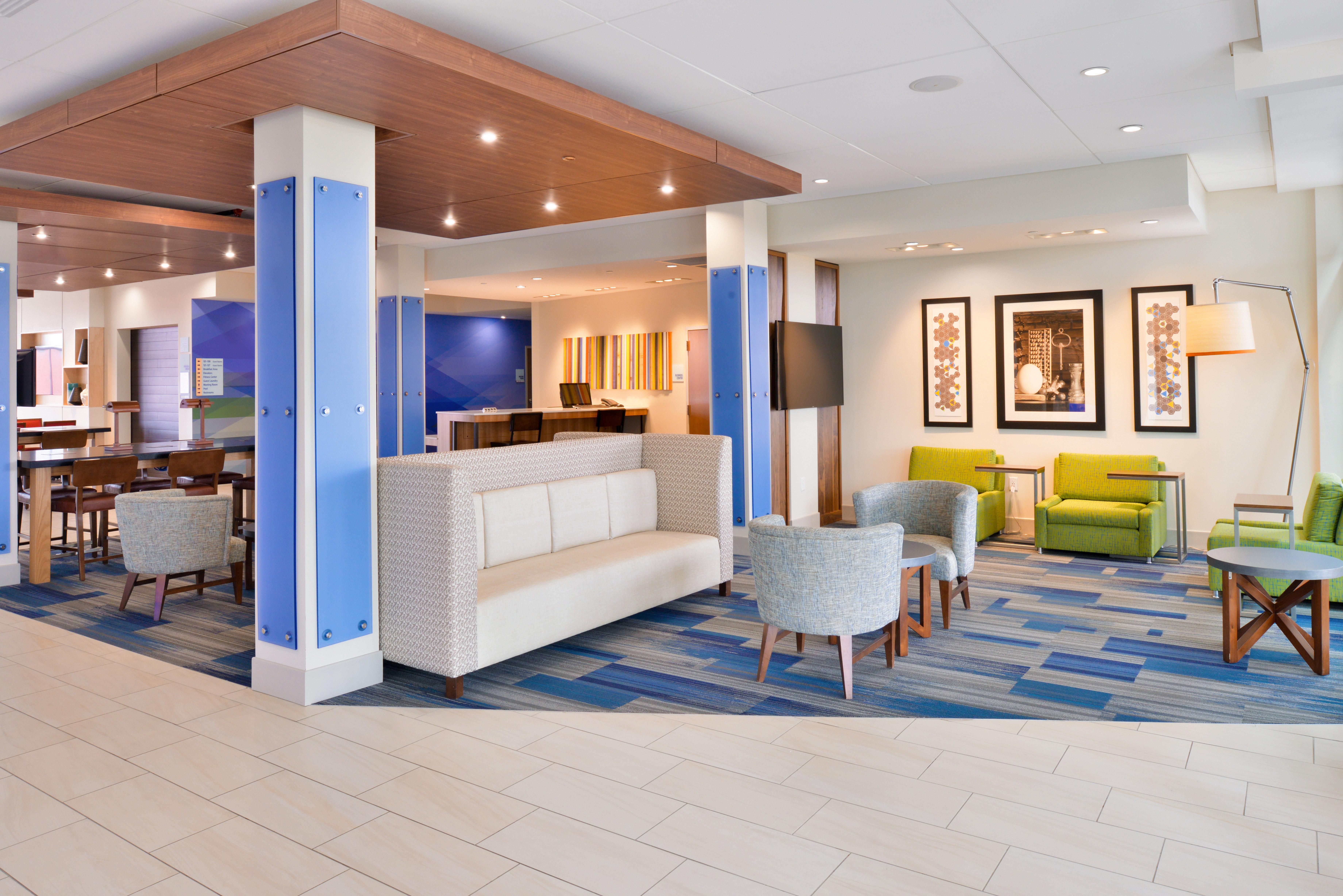 Holiday Inn Express & Suites Madison By Ihg Екстер'єр фото