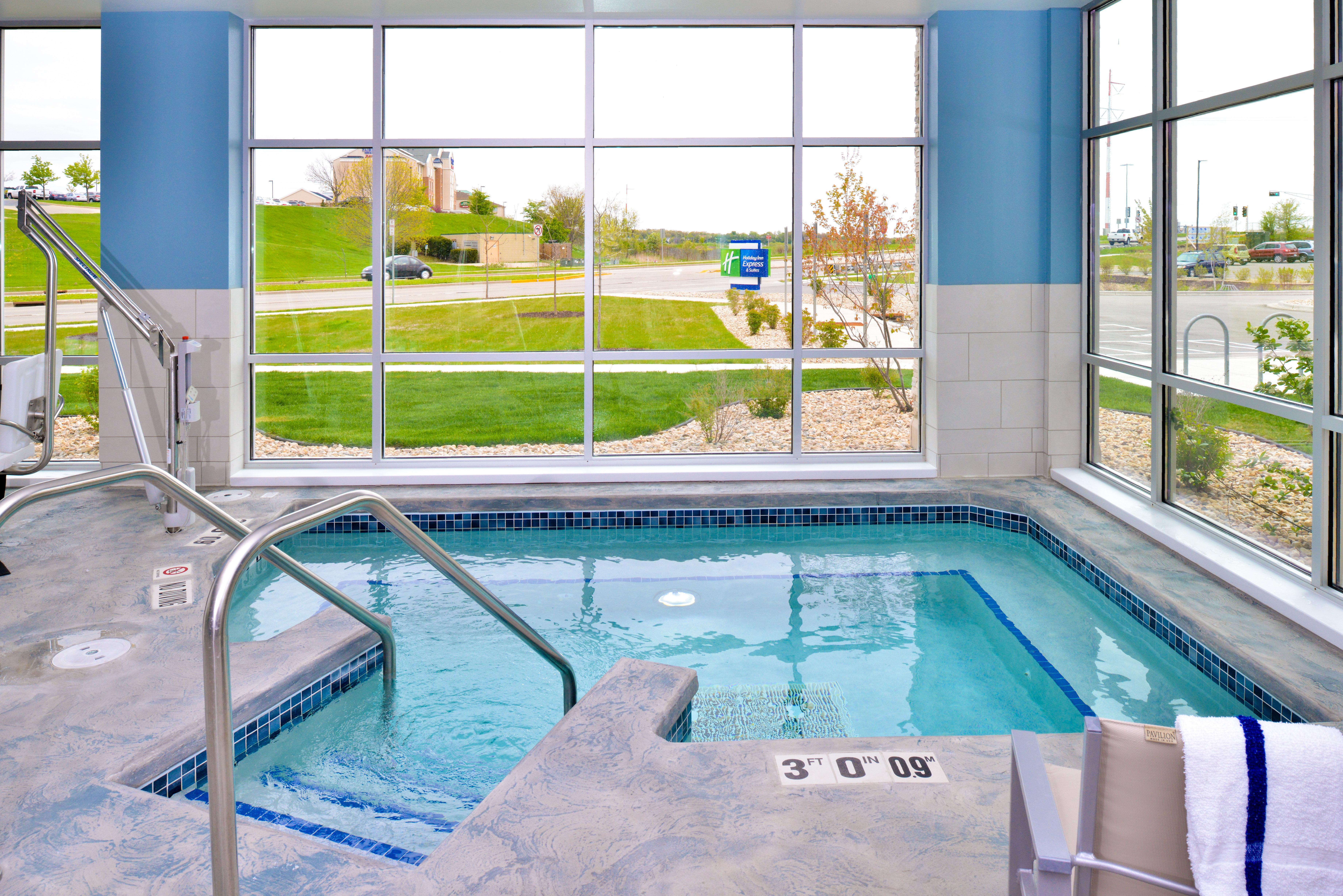 Holiday Inn Express & Suites Madison By Ihg Екстер'єр фото