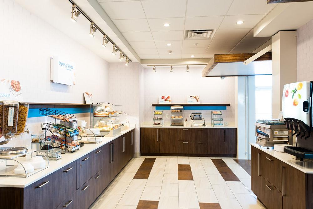 Holiday Inn Express & Suites Madison By Ihg Екстер'єр фото