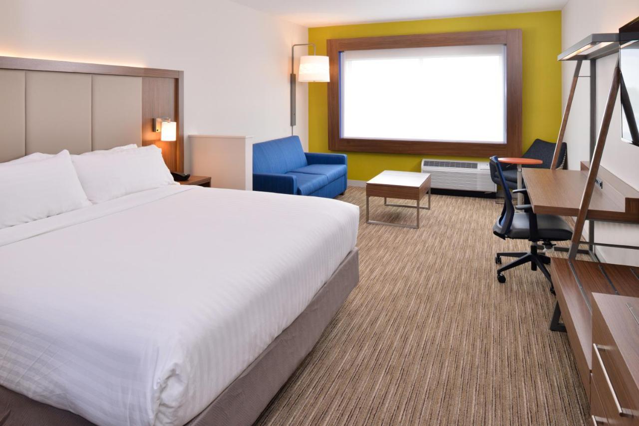 Holiday Inn Express & Suites Madison By Ihg Екстер'єр фото